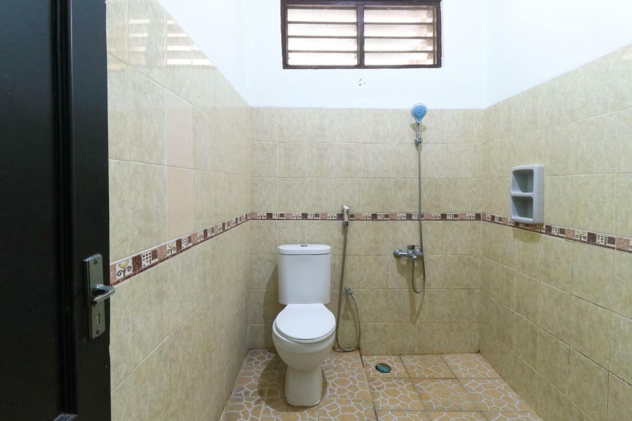 Wisma Flamboyan Surabaya Bagian luar foto